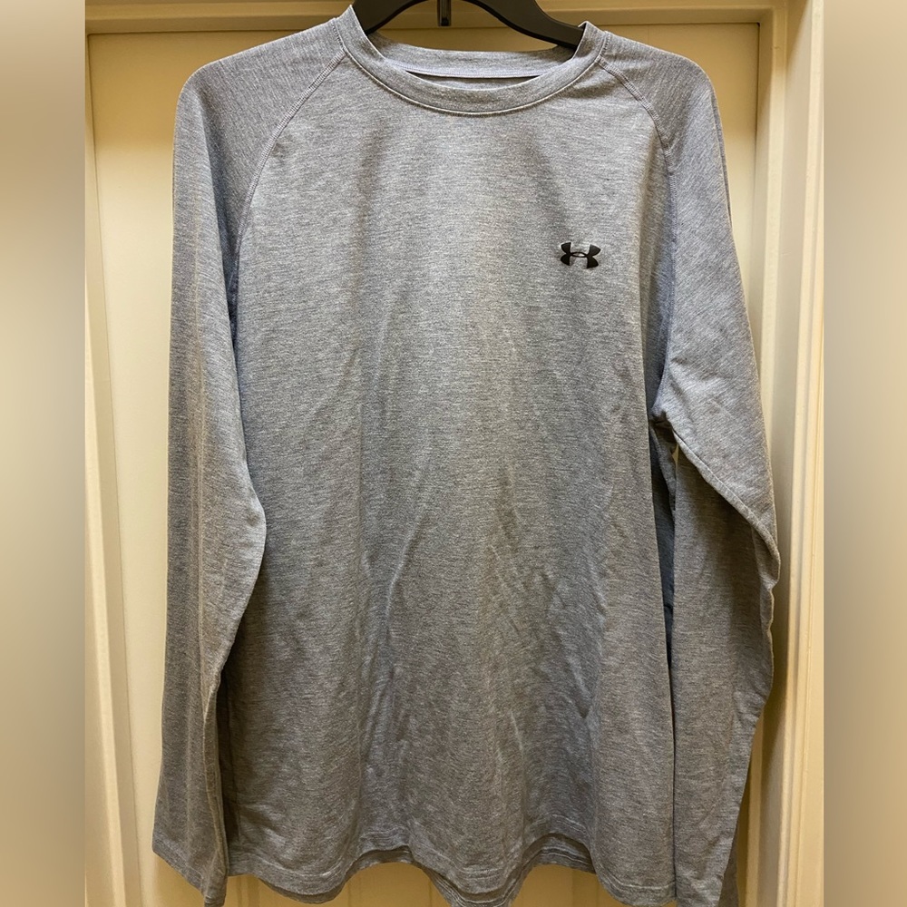 Men’s L Under Armour long sleeve shirt